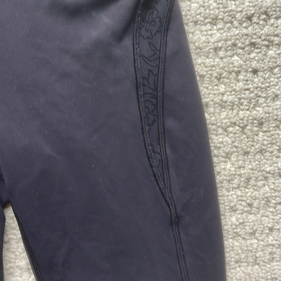 Lululemon Women’s Black Wunder Under Crop High-Rise 23” Flocked Everlux Size 4 - Picture 5 of 10